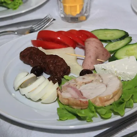 Tatzati Hotell Sarandë